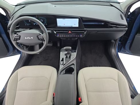 Used 2023 Kia Niro EX FWD image 9