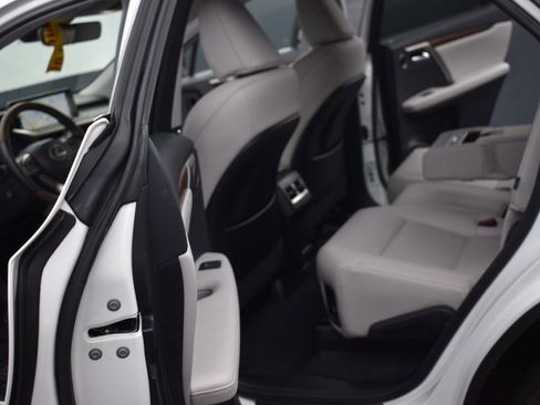 Used 2022 Lexus RX 350L FWD w/ Premium Package image 13