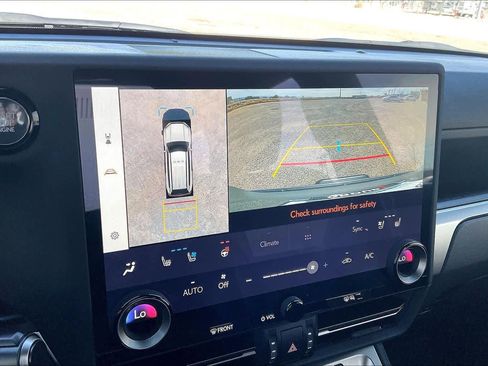 Used 2024 Lexus GX 550 image 25