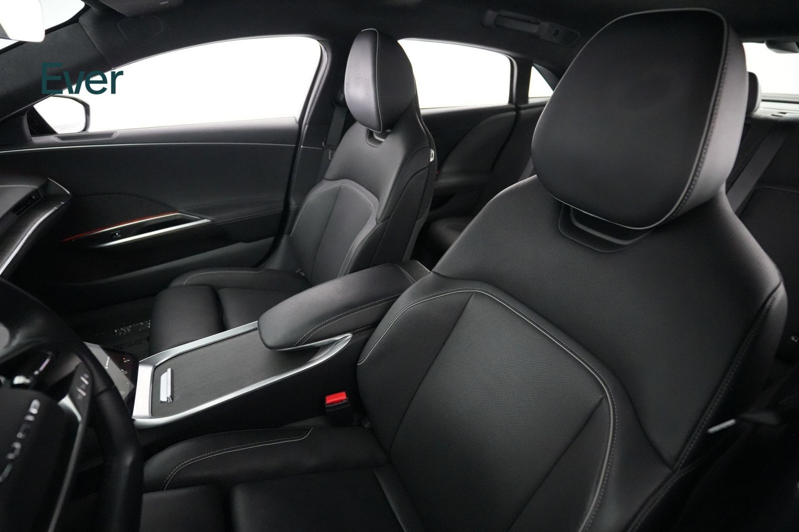 Used 2023 Lucid Air Touring AWD/4WD image 4
