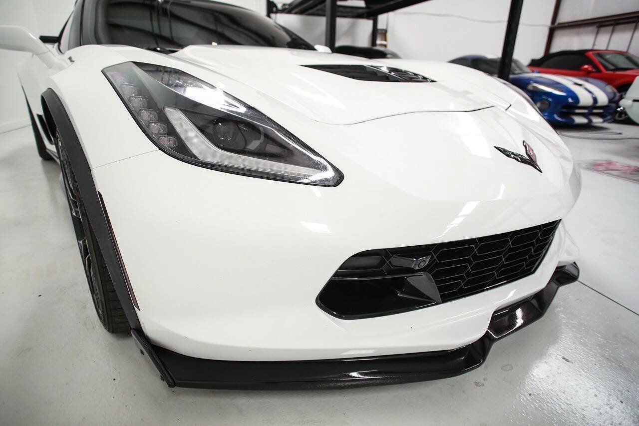 Used 2016 Chevrolet Corvette Z06 w/ 3LZ Preferred Equipment Group RWD image 11