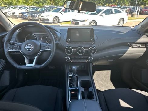Used 2025 Nissan Sentra SV w/ Trunk Package image 10