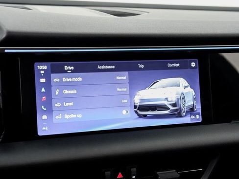 Used 2025 Porsche Macan Electric image 18