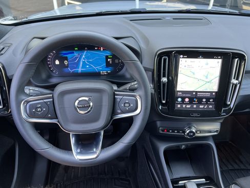 Used 2023 Volvo XC40 Recharge Ultimate AWD/4WD image 29