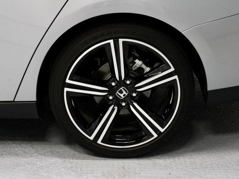 Used 2025 Honda Accord Sport image 18