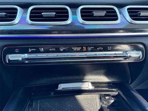 Used 2020 Mercedes-Benz GLE 350 w/ Premium Package image 17