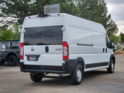 Used 2025 RAM ProMaster 2500 FWD image 3