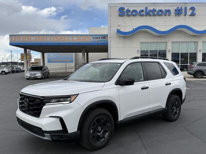 Certified 2025 Honda Pilot TrailSport