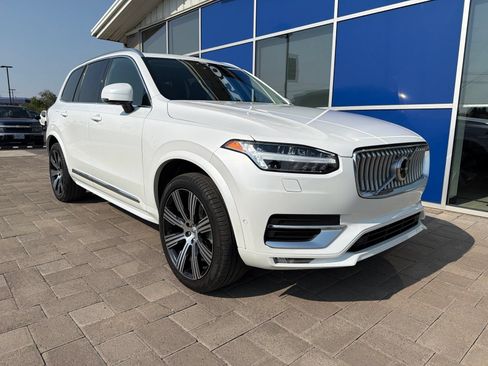 Used 2023 Volvo XC90 B6 Ultimate w/ Protection Package Premier AWD/4WD image 2
