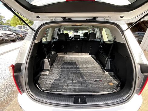 Used 2023 Kia Telluride LX image 8