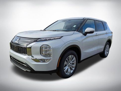 New 2026 Mitsubishi Outlander ES FWD image 8
