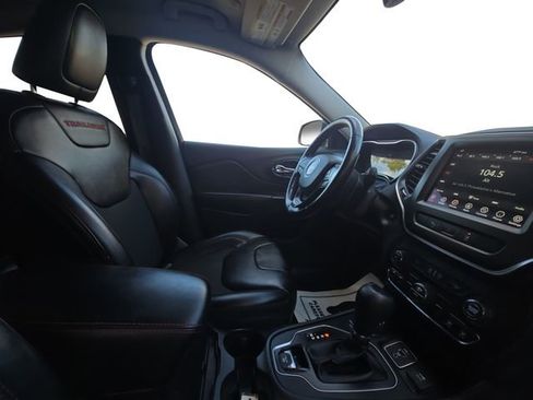 Used 2021 Jeep Cherokee Trailhawk AWD/4WD image 15