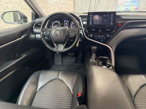 Used 2023 Toyota Camry SE w/ Cold Weather Package image 14