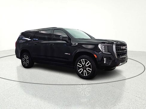Used 2022 GMC Yukon XL AT4 w/ Technology Package AWD/4WD image 8