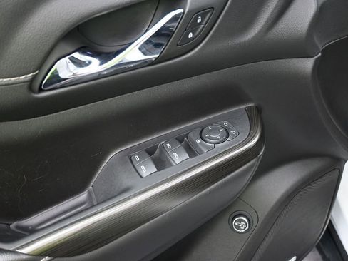 Used 2023 GMC Acadia SLT image 10