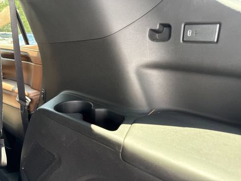 Used 2023 Chevrolet Tahoe High Country AWD/4WD image 15
