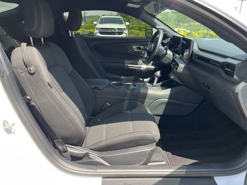 Used 2025 Ford Mustang Coupe RWD image 16