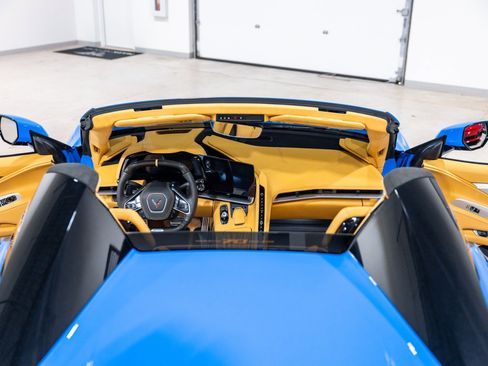 Used 2023 Chevrolet Corvette Z06 RWD image 35
