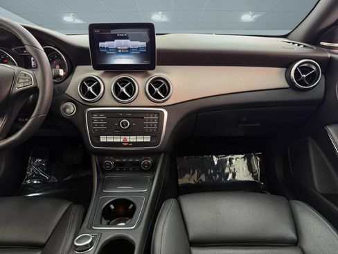 Used 2018 Mercedes-Benz CLA 250 image 30