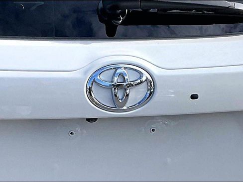 Used 2017 Toyota Highlander XLE image 23