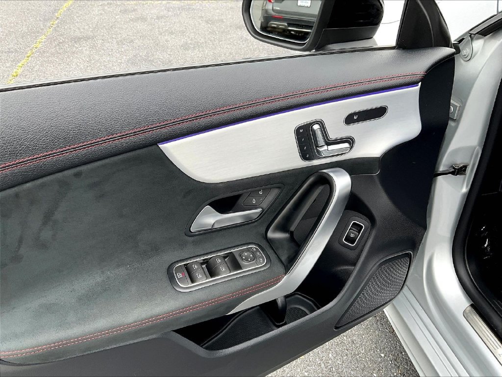 Used 2023 Mercedes-Benz CLA 250 4MATIC image 41