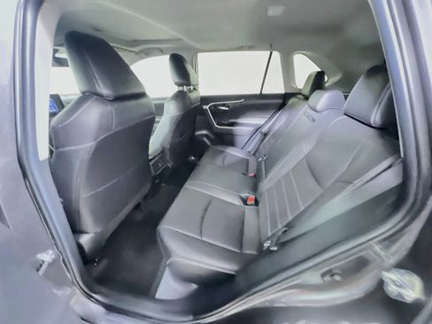 Used 2022 Toyota RAV4 XLE Premium FWD image 29