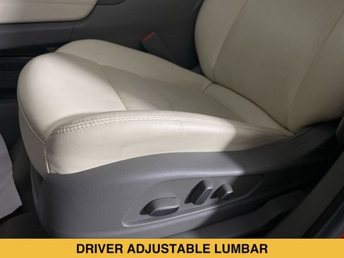 Certified 2024 Cadillac XT5 Premium Luxury w/ LPO, Floor Liner Package AWD/4WD image 9
