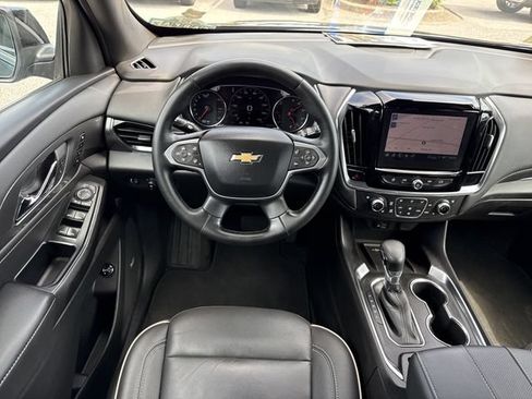 Used 2023 Chevrolet Traverse Premier FWD image 13