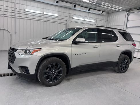 Used 2021 Chevrolet Traverse RS FWD image 14