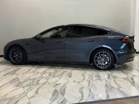 Used 2022 Tesla Model 3 Long Range AWD/4WD image 9