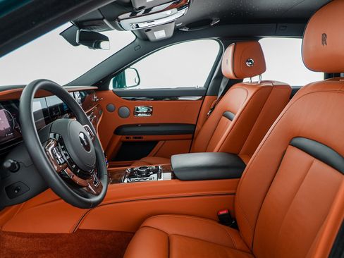 Certified 2025 Rolls-Royce Ghost AWD/4WD image 16