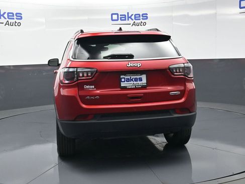 Used 2025 Jeep Compass Latitude w/ Sun & Sound Group image 7