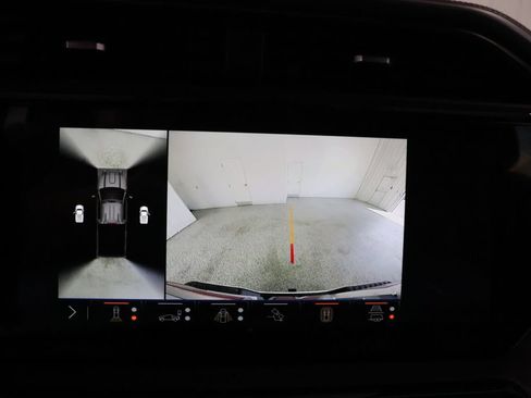 Used 2024 GMC Sierra 2500 AT4 w/ AT4 Premium Plus Package AWD/4WD image 11
