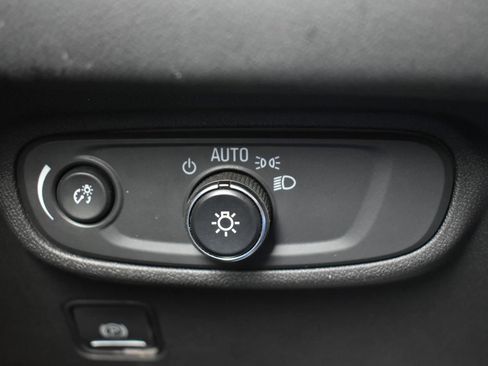 Used 2022 GMC Terrain SLE w/ Driver Convenience Package image 19