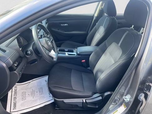 Used 2024 Nissan Sentra SV FWD image 9