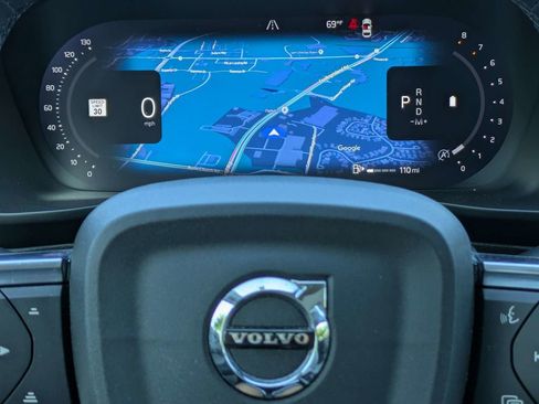 Certified 2023 Volvo XC40 B5 Plus w/ Driver Assist Package AWD/4WD image 27