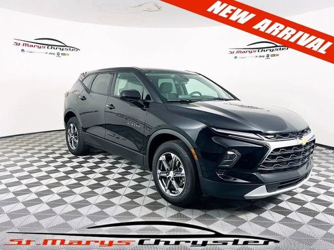 Used 2025 Chevrolet Blazer LT AWD/4WD image 1
