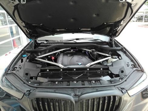 Used 2025 BMW X5 sDrive40i w/ M Sport Package RWD image 61