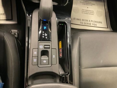 Used 2024 Toyota Prius XLE AWD/4WD image 18