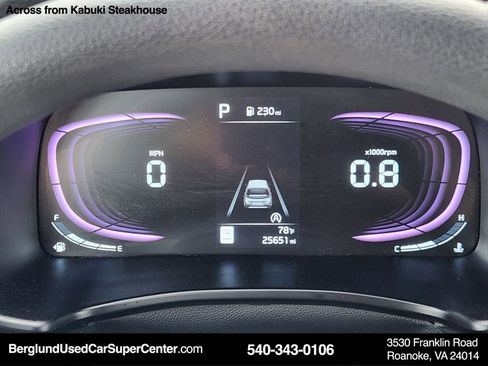 Used 2025 Kia Soul LX w/ LX Technology Package FWD image 18