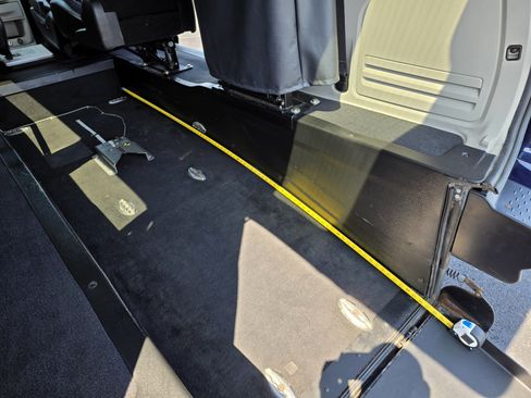 Used 2015 Chrysler Town & Country Touring w/ Driver Convenience Group FWD image 31