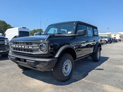 New 2025 Ford Bronco 4-Door image 8