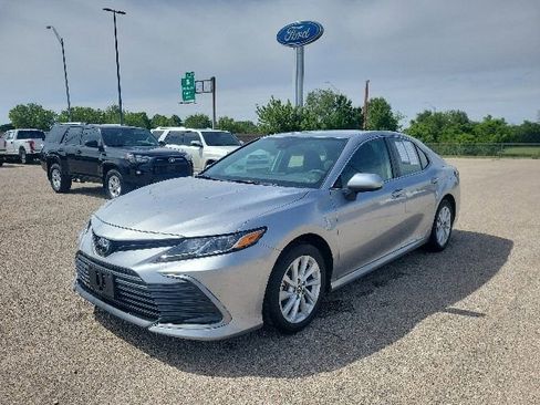 Used 2024 Toyota Camry LE FWD image 15