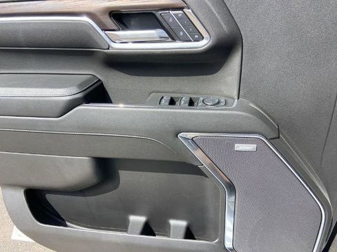 Used 2025 GMC Sierra 1500 SLT w/ SLT Premium Package image 18