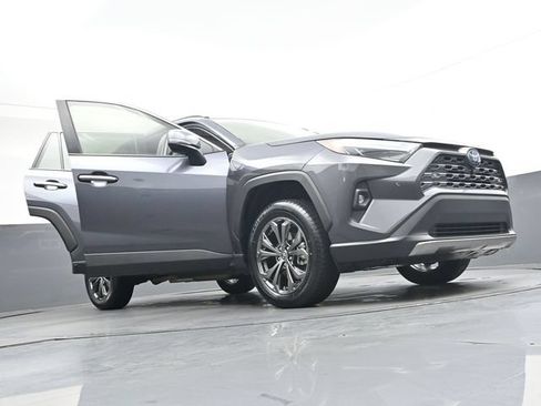 Used 2022 Toyota RAV4 Limited AWD/4WD image 40