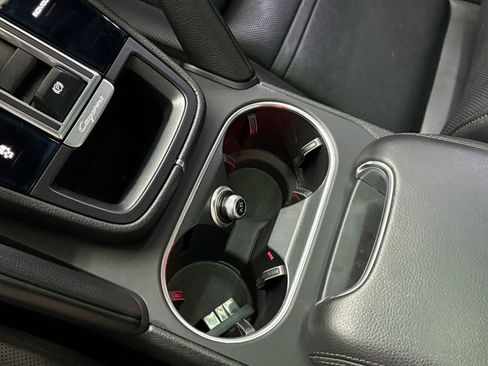 Used 2019 Porsche Cayenne AWD/4WD image 23