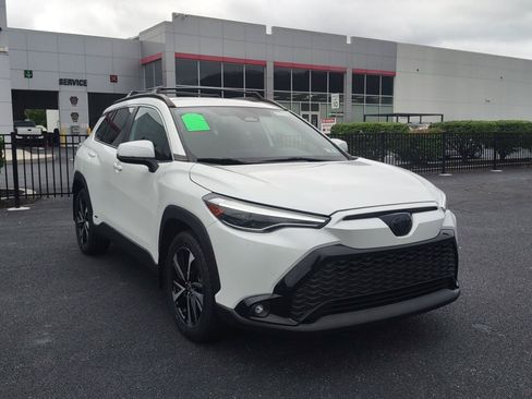 Used 2023 Toyota Corolla Cross AWD Hybrid w/ Convenience Package image 3