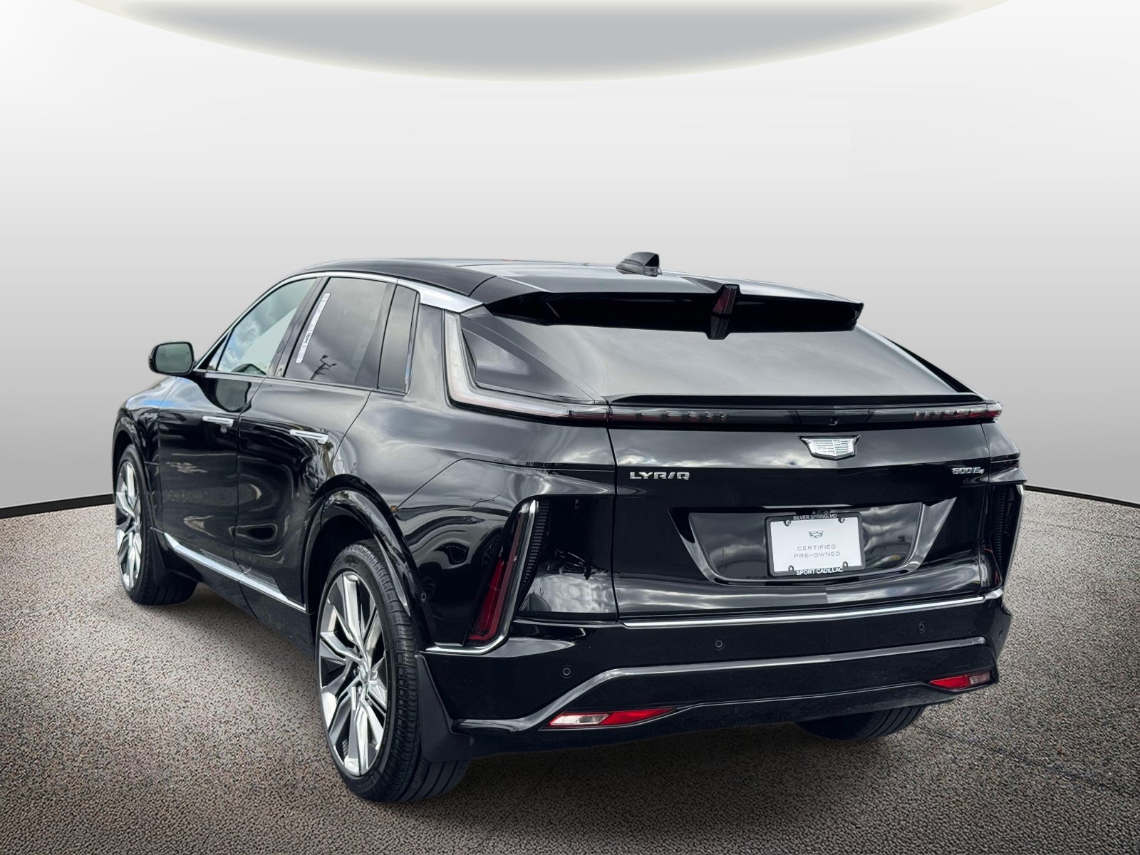 Certified 2024 Cadillac Lyriq Luxury w/ LPO, Floor Liner Package AWD/4WD image 24