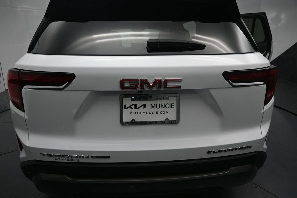 Used 2026 GMC Terrain Elevation AWD/4WD image 9