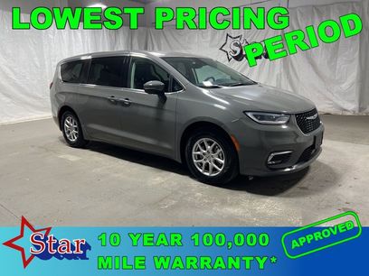 Used 2023 Chrysler Pacifica Touring-L